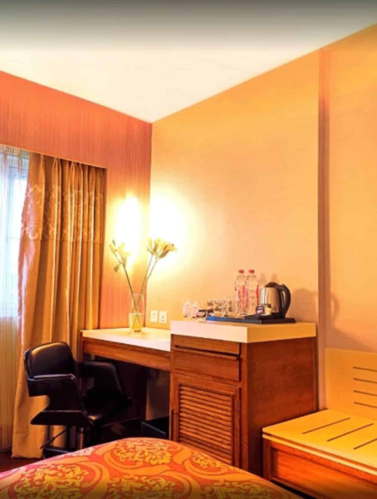 Hotel Bawa International Mumbai Bagian luar foto
