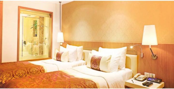 Hotel Bawa International Mumbai Bagian luar foto