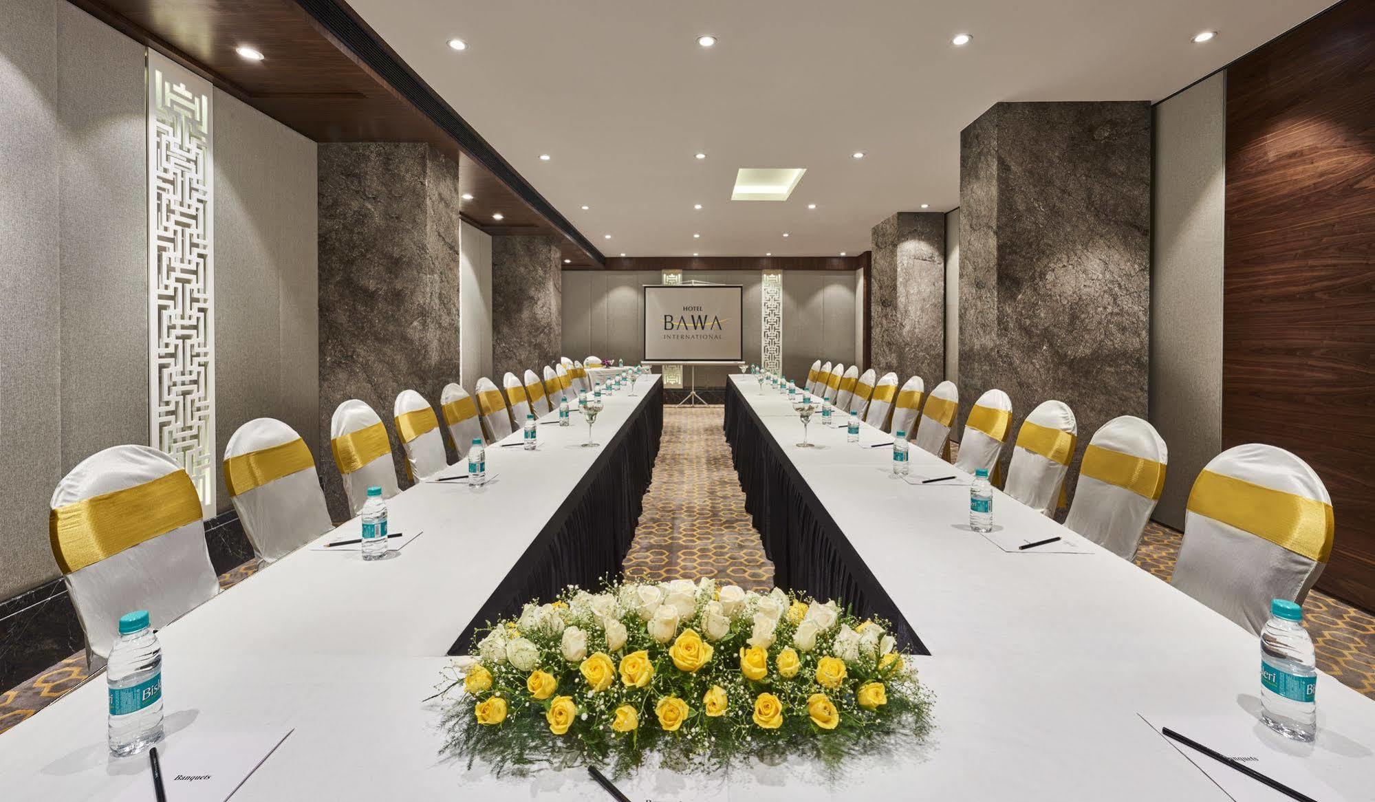 Hotel Bawa International Mumbai Bagian luar foto