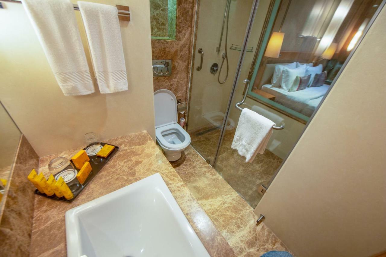 Hotel Bawa International Mumbai Bagian luar foto